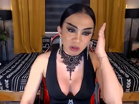 VeshtidaTS stripchat live cam model