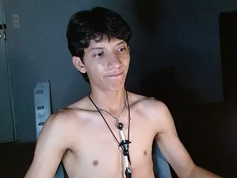 VAZAK stripchat live cam model