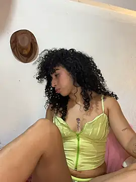 Miily_0 stripchat live cam model