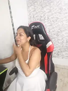 Zarinamoon stripchat live cam model