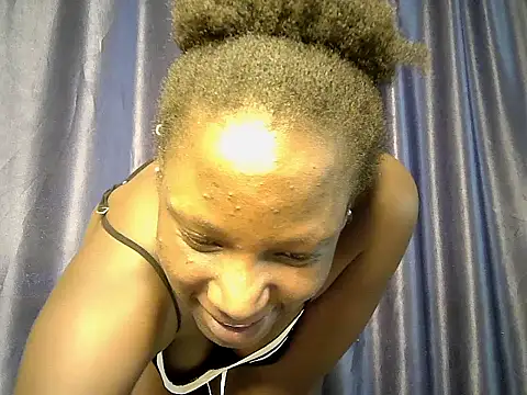 Quincer_beib stripchat live cam model