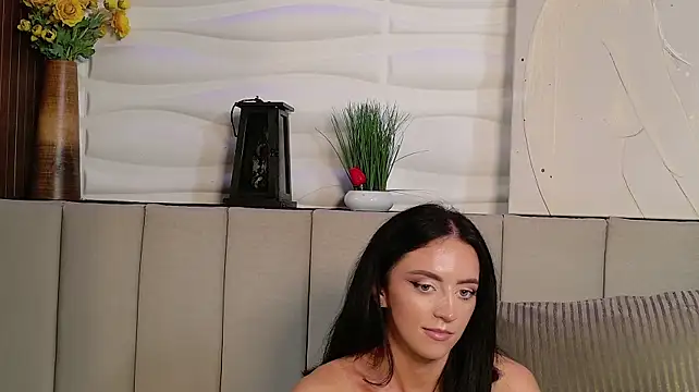 SarahBrook stripchat live cam model