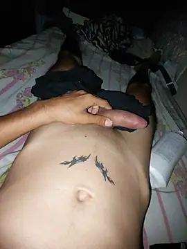 Alfoonso stripchat live cam model
