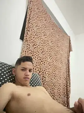 novinnandreyy stripchat live cam model