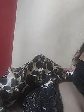 hot_taara stripchat live cam model