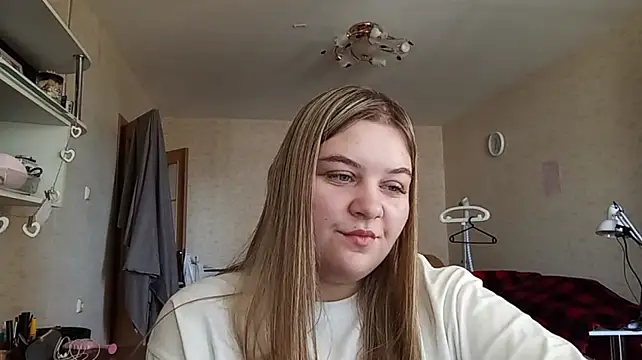 TypicalWoman stripchat live cam model
