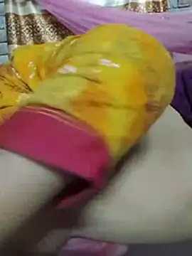 Shurmi1 stripchat live cam model