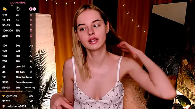 LillianShine stripchat live cam model