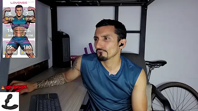 Marck_Muscle stripchat live cam model