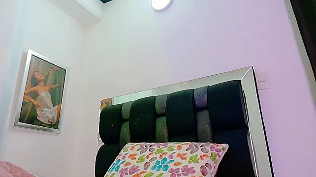 scarlet-jonesx stripchat live cam model