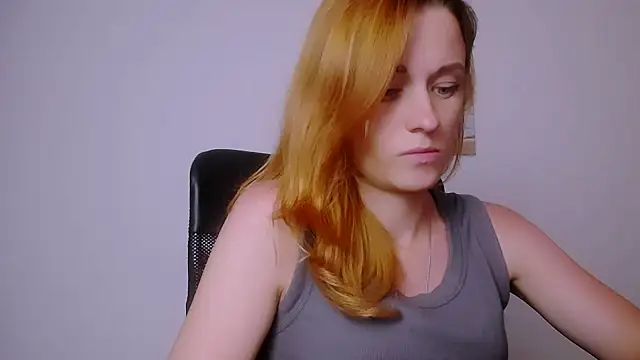 PeppyMia stripchat live cam model