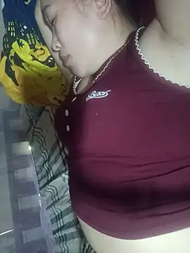 -Luni- stripchat live cam model
