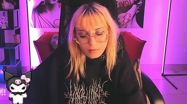 ReminaMeow stripchat live cam model
