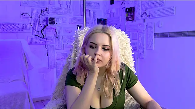 AliceSilvia_ stripchat live cam model