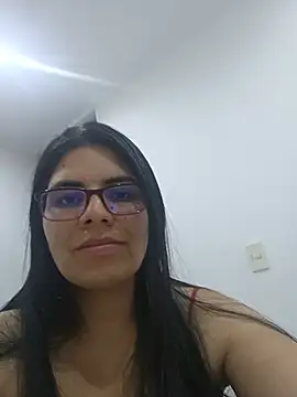 isabella_black1 stripchat live cam model