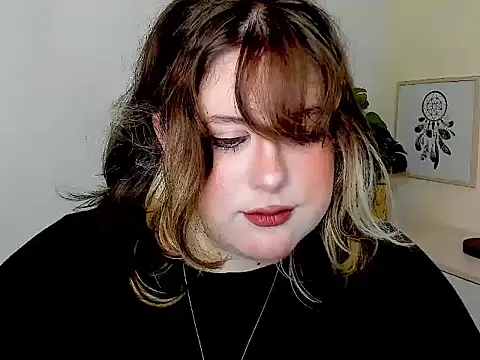 OpheliaLush stripchat live cam model