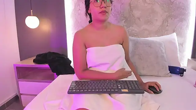 alysson_moon_ stripchat live cam model
