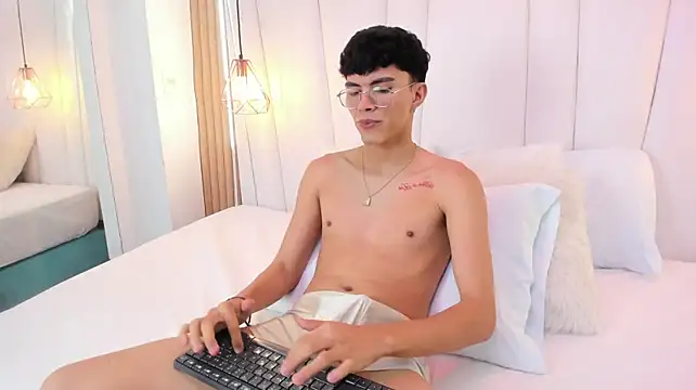ErickDelRio stripchat live cam model