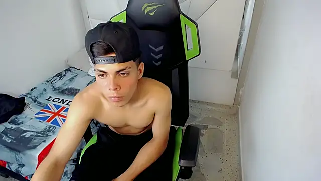 RyanFlirty stripchat live cam model