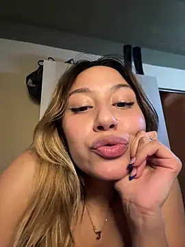 Meganfaxx stripchat live cam model