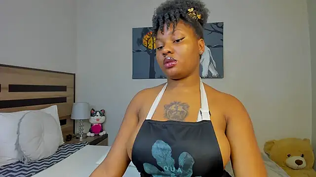 Renee-18 stripchat live cam model
