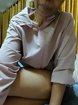 Mama_Eva_1 stripchat live cam model