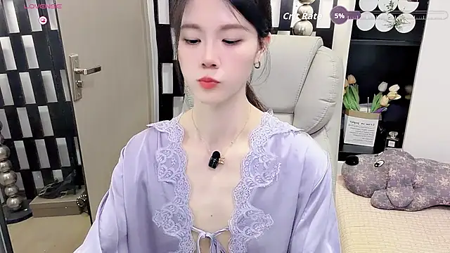 Yueyue-MM stripchat live cam model