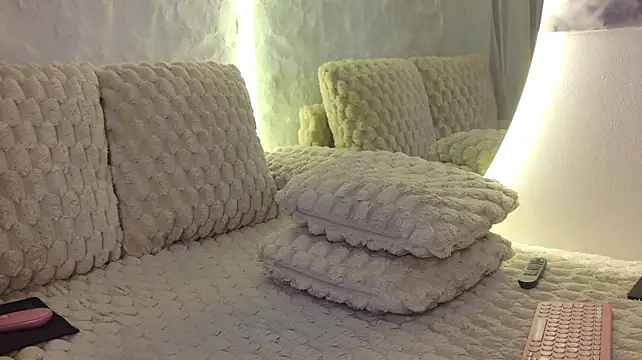 moniqque stripchat live cam model