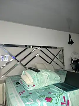 maybelline69 stripchat live cam model