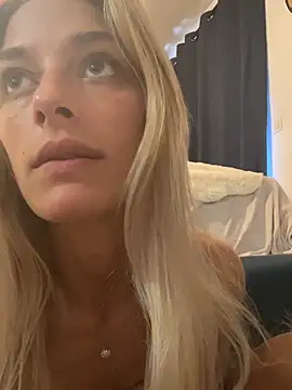 Bellalolahot stripchat live cam model