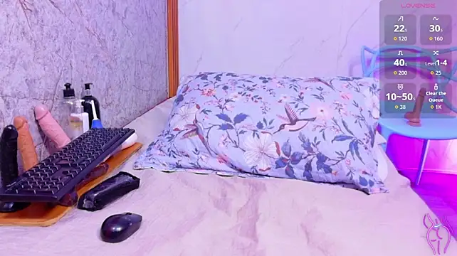 petitelittleebony stripchat live cam model