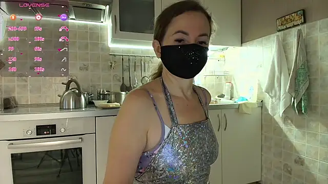 MilfeaN stripchat live cam model