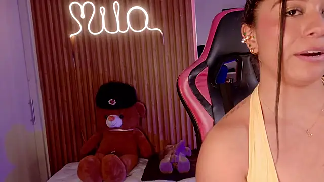 MilaColeman stripchat live cam model