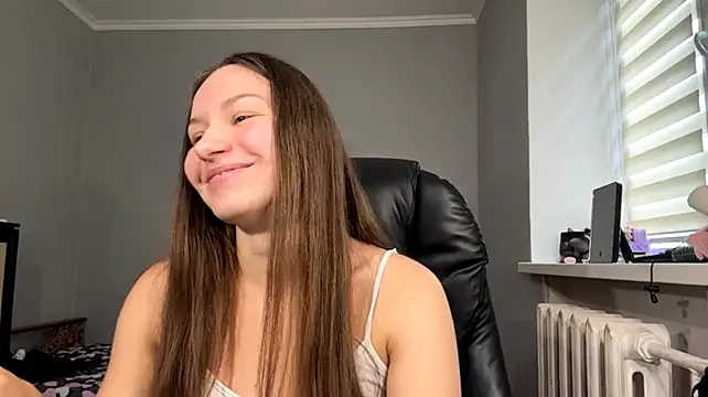 ShaylaChong stripchat live cam model
