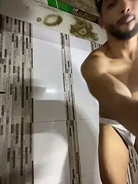 leoblazes stripchat live cam model