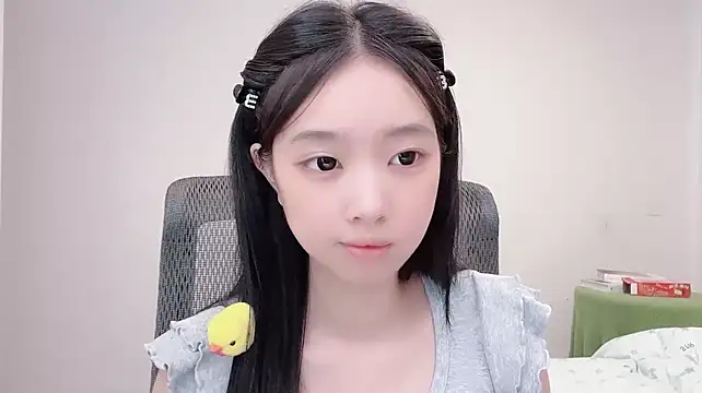 Yoyo33355 stripchat live cam model
