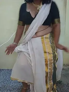 AADHIRA_Tamil_Mallu stripchat live cam model