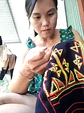 Qing-201 stripchat live cam model