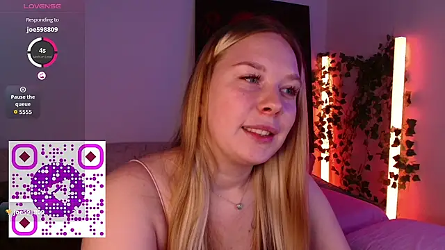 rubyeverly stripchat live cam model