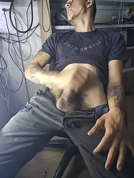 aronmax_ stripchat live cam model
