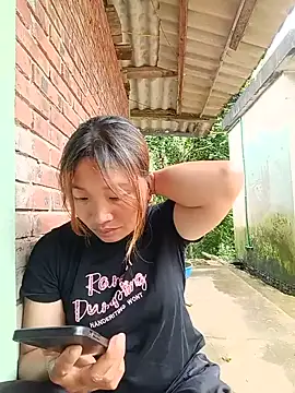 sowbibi- stripchat live cam model