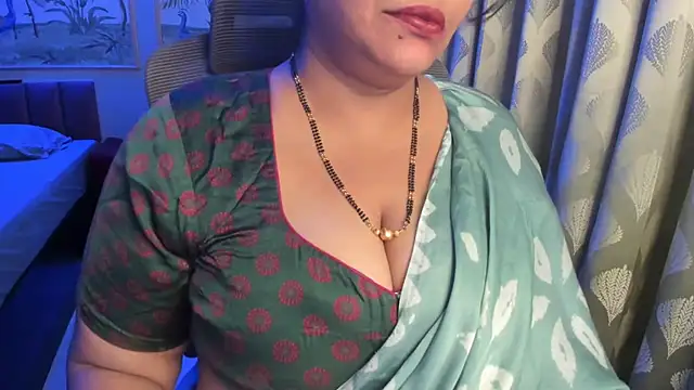 tarivishu11 stripchat live cam model