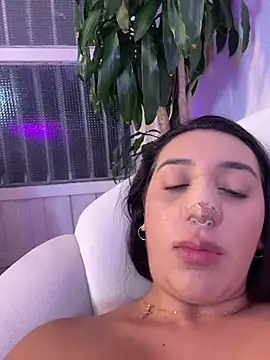 Hannahoff stripchat live cam model