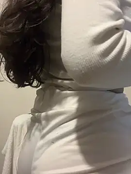DulceMya stripchat live cam model