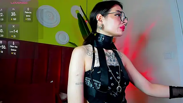 IvyDainty stripchat live cam model