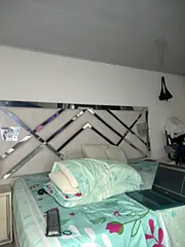 maybelline69 stripchat live cam model