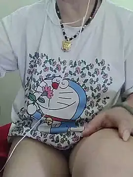 Hangem111 stripchat live cam model