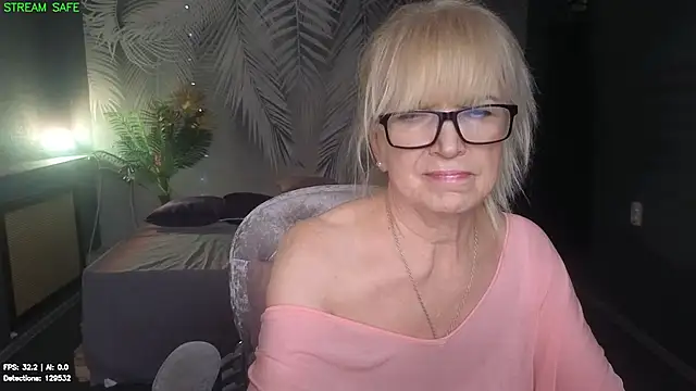 Dr_Mireille stripchat live cam model