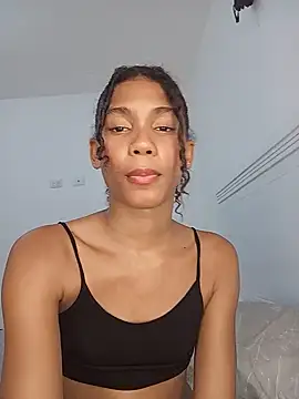 SkarlySecrets stripchat live cam model