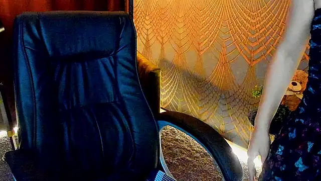 Livia_Shy stripchat live cam model